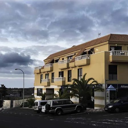With 2 Bedrooms In Icod De Vinos, With Wonderful Sea Vie Apartment
